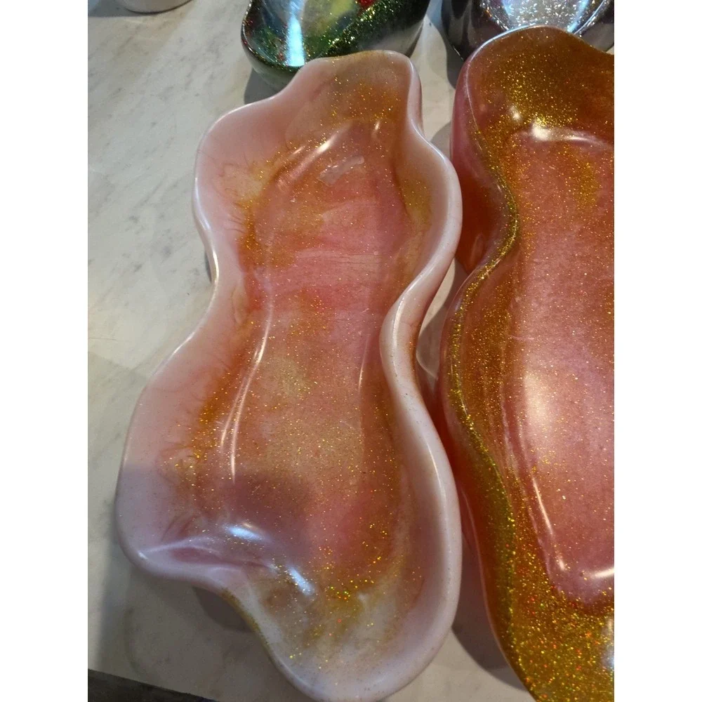 Handmade Resin Long Wavy‎ Edge Bowl. Price Is For One Bowl